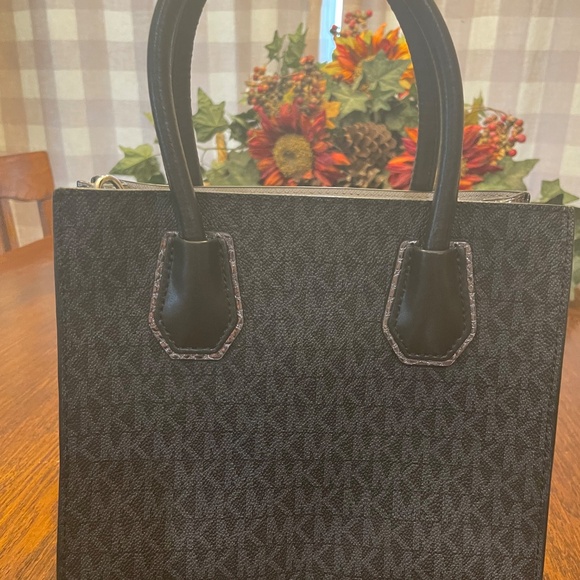 Michael Kors Mercer satchel and crossbody - Picture 4 of 16